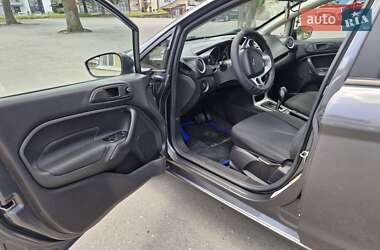 Хэтчбек Ford Fiesta 2017 в 