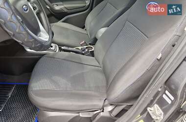 Хэтчбек Ford Fiesta 2017 в 