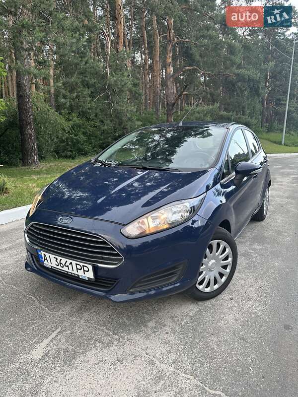 Хэтчбек Ford Fiesta 2013 в 