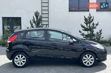 Хэтчбек Ford Fiesta 2013 в 