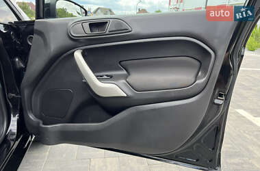 Хэтчбек Ford Fiesta 2013 в 