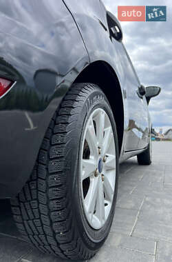 Хэтчбек Ford Fiesta 2013 в 