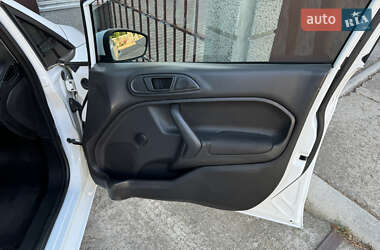 Хэтчбек Ford Fiesta 2013 в 