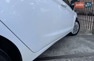 Хэтчбек Ford Fiesta 2013 в 
