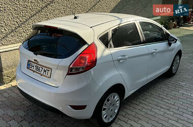 Хэтчбек Ford Fiesta 2013 в 