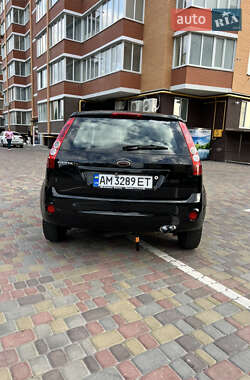 Хэтчбек Ford Fiesta 2007 в 