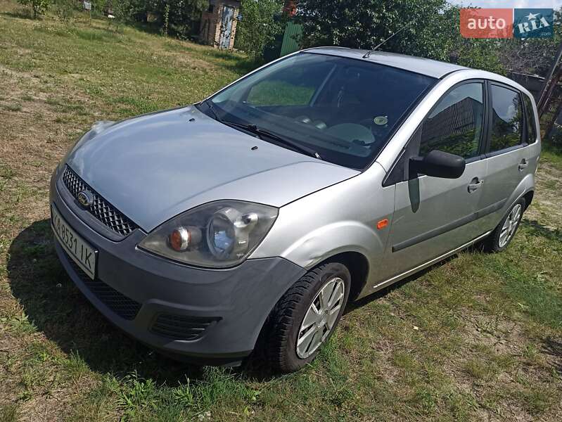 Хэтчбек Ford Fiesta 2006 в Киеве
