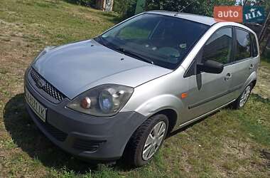 Хэтчбек Ford Fiesta 2006 в 