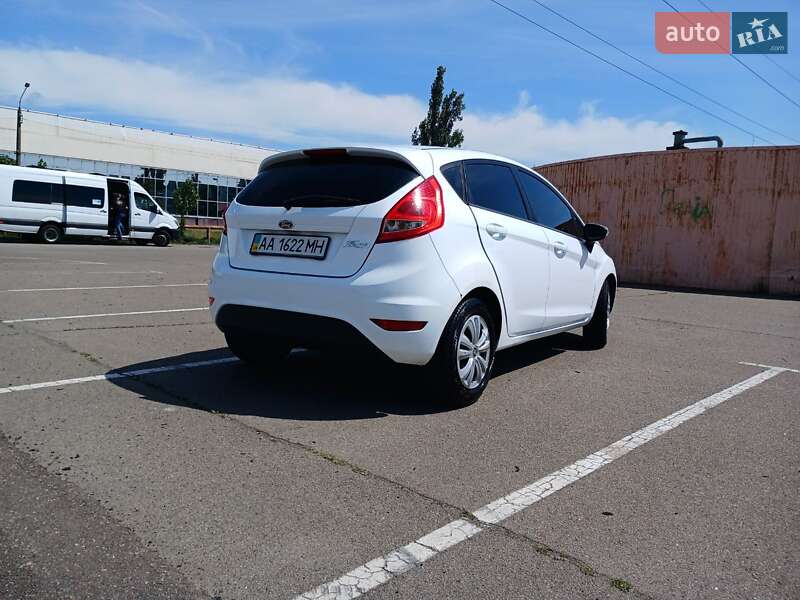 Хэтчбек Ford Fiesta 2012 в Киеве