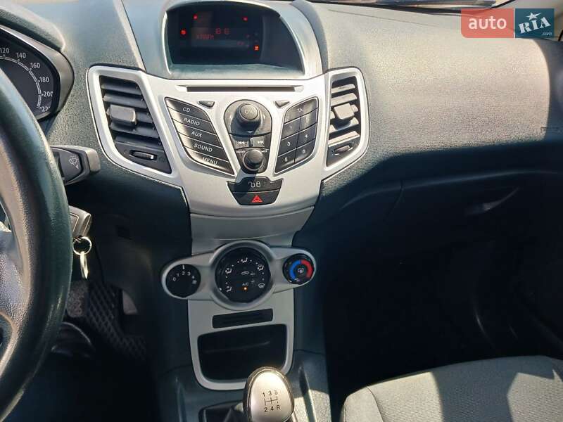 Хэтчбек Ford Fiesta 2012 в Киеве