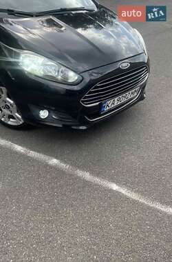 Хэтчбек Ford Fiesta 2015 в Киеве
