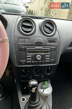 Хэтчбек Ford Fiesta 2008 в 