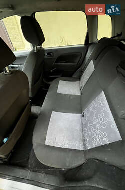 Хэтчбек Ford Fiesta 2008 в 