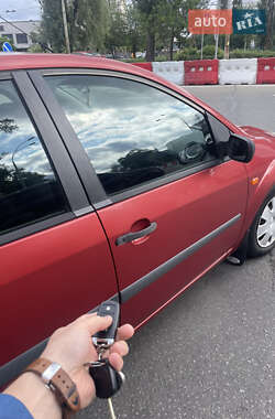 Хэтчбек Ford Fiesta 2008 в 