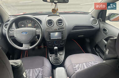 Хэтчбек Ford Fiesta 2008 в 