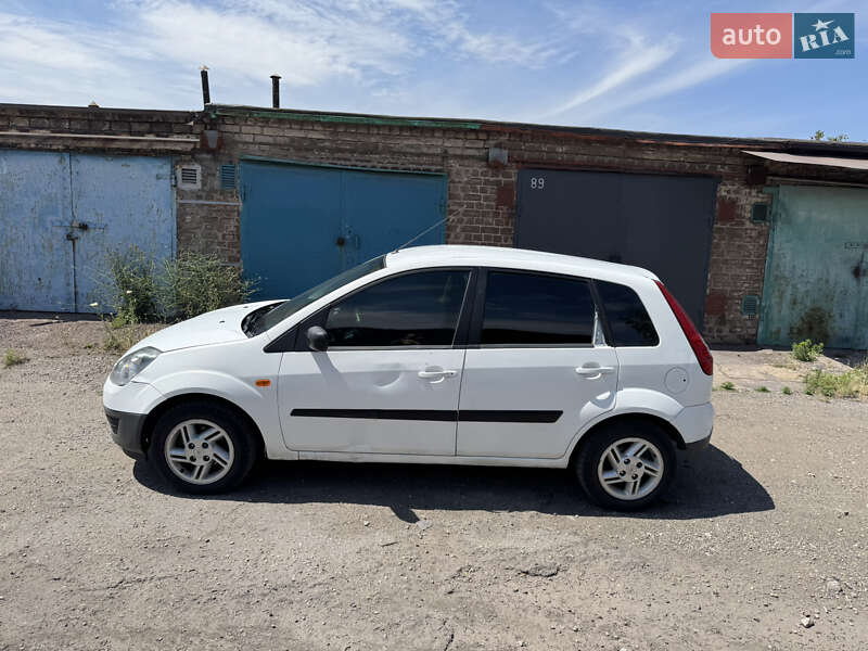 Хэтчбек Ford Fiesta 2006 в Запорожье