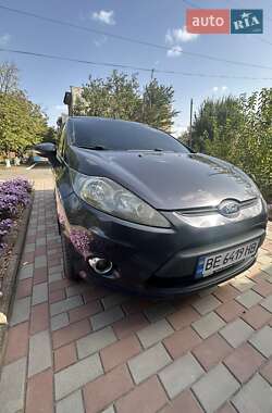 Хэтчбек Ford Fiesta 2011 в 