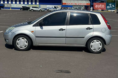 Хетчбек Ford Fiesta 2004 в 