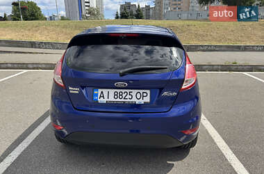 Хэтчбек Ford Fiesta 2015 в 