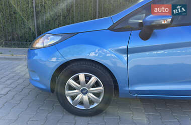 Хэтчбек Ford Fiesta 2012 в 