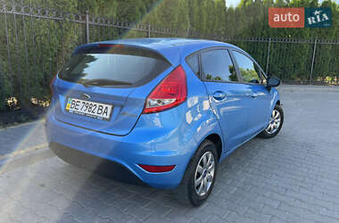 Хэтчбек Ford Fiesta 2012 в 