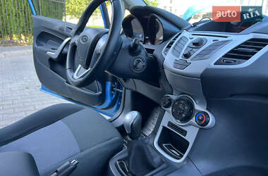 Хэтчбек Ford Fiesta 2012 в 