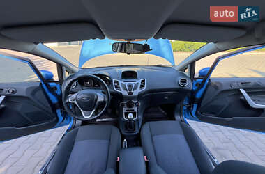 Хэтчбек Ford Fiesta 2012 в 