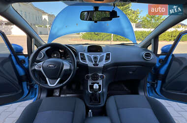 Хэтчбек Ford Fiesta 2012 в 