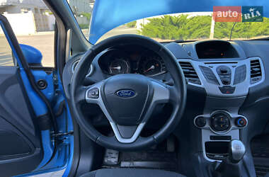 Хэтчбек Ford Fiesta 2012 в 