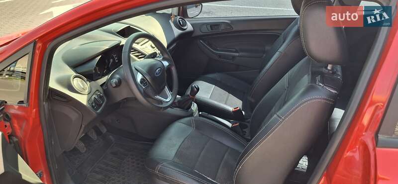 Хэтчбек Ford Fiesta 2014 в Киеве