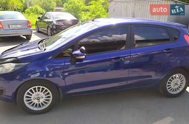 Хэтчбек Ford Fiesta 2016 в 