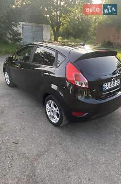 Хэтчбек Ford Fiesta 2015 в 