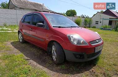 Хэтчбек Ford Fiesta 2006 в 