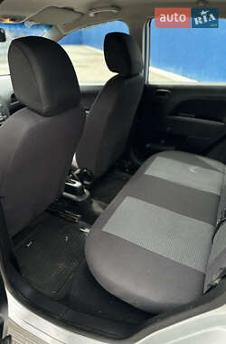 Хэтчбек Ford Fiesta 2007 в 
