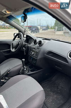 Хэтчбек Ford Fiesta 2007 в 