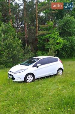 Хетчбек Ford Fiesta 2012 в Чорнобаї