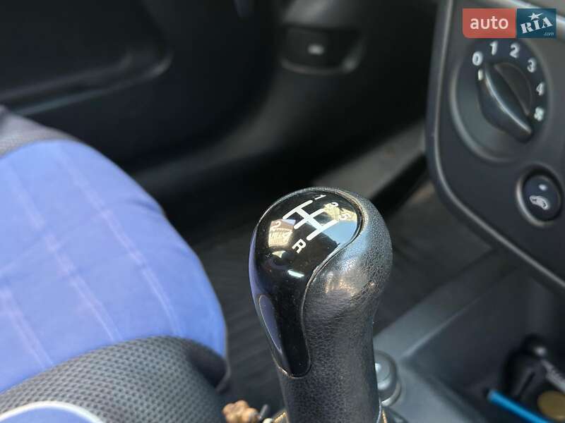 Хэтчбек Ford Fiesta 2005 в Одессе