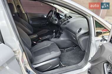 Хэтчбек Ford Fiesta 2012 в 