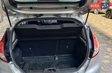 Хэтчбек Ford Fiesta 2012 в 