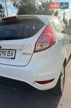 Хэтчбек Ford Fiesta 2013 в 