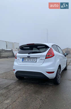 Хэтчбек Ford Fiesta 2009 в 