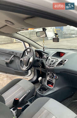 Хэтчбек Ford Fiesta 2009 в 