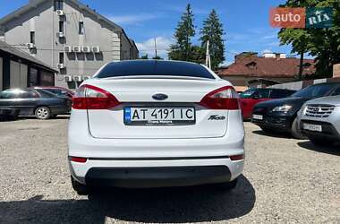 Седан Ford Fiesta 2014 в 
