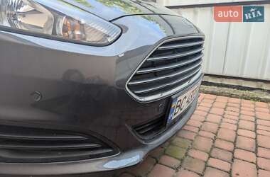 Хэтчбек Ford Fiesta 2018 в 