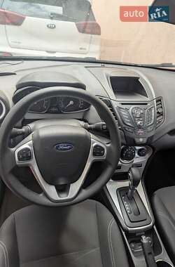Хэтчбек Ford Fiesta 2018 в 