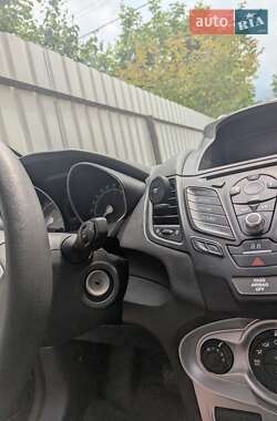 Хэтчбек Ford Fiesta 2018 в 