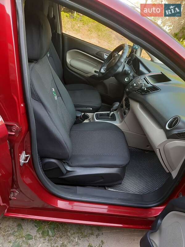 Седан Ford Fiesta 2013 в Славуте