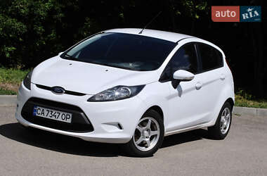 Хэтчбек Ford Fiesta 2012 в 