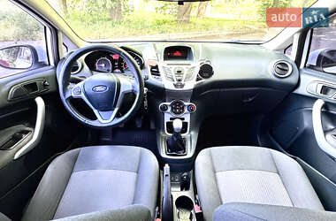 Хэтчбек Ford Fiesta 2012 в 