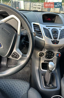 Хэтчбек Ford Fiesta 2008 в 